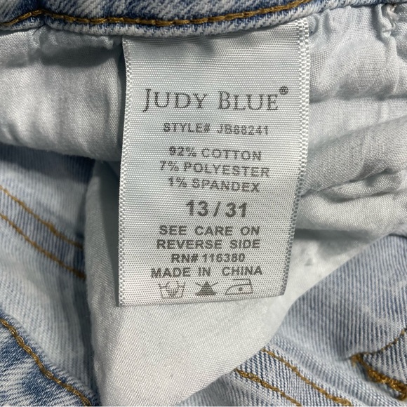 Judy Blue Faded Blue Denim Jeans size 13/31. Preowned. Slim fit. Acid washed. - Picture 4 of 12